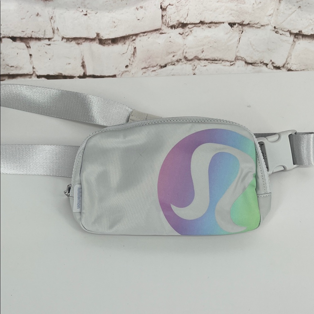 ✨RARE✨Lululemon “Everywhere” Belt Bag, Rainbow Logo - Picture 3 of 10